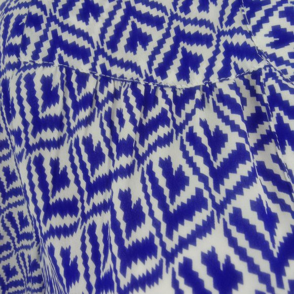 Dina be Ikat Print Button Tab Sleeve V-Neck Tunic - Picture 5 of 7